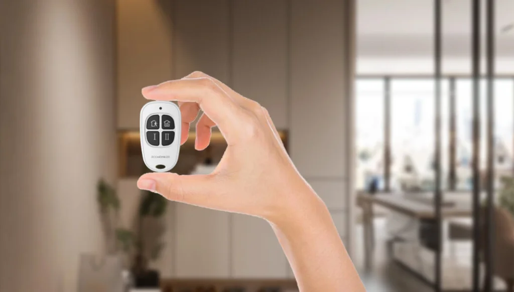 sala de control con llavero banquero